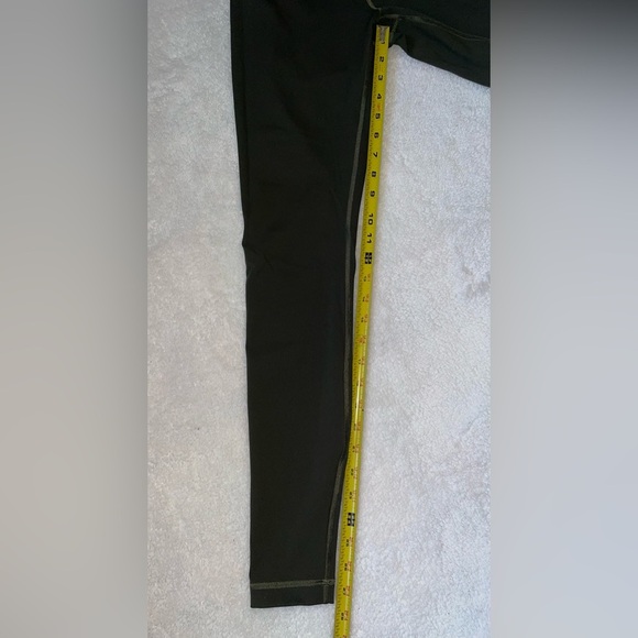 Lululemon 21 Inch Army Green Leggings - Picture 10 of 11